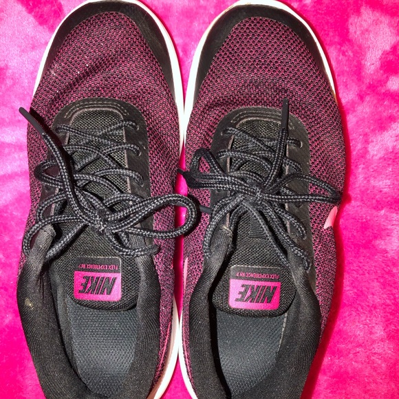 Nike sneakers - Picture 2 of 5